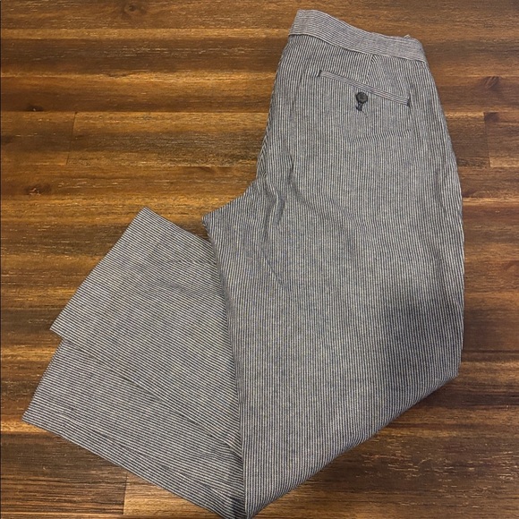 Banana Republic Blue and White Patterned Trousers - Picture 4 of 4